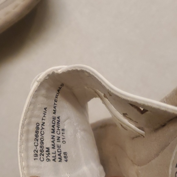 Cliffs by White Mountain-Cynthia Floral Appliqué Wedge Thong Sandals Siz… - Picture 6 of 9
